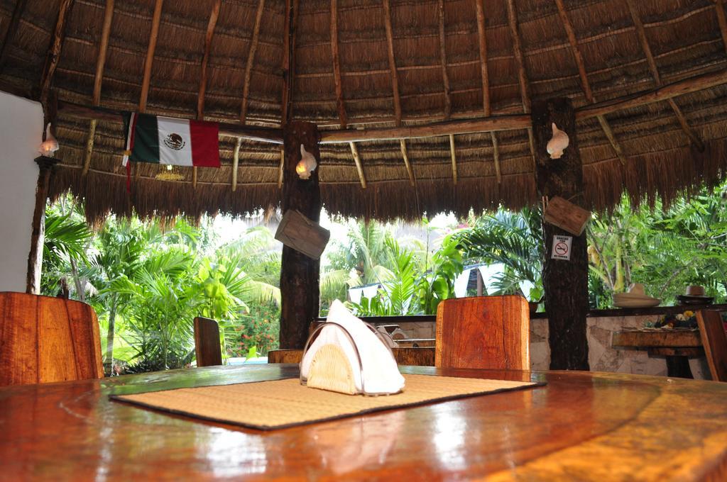 Green Tulum Cabanas & Gardens Restoran gambar